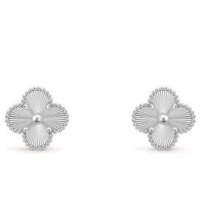😱😍Brand New Clover Leaf Solid Platinum Stud Earrings, Weight :about 4.15 g